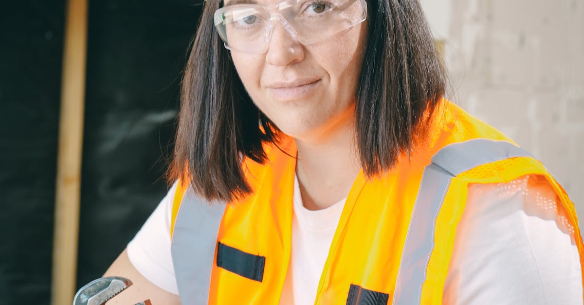 How much do plumbers charge per hour in Victoria?