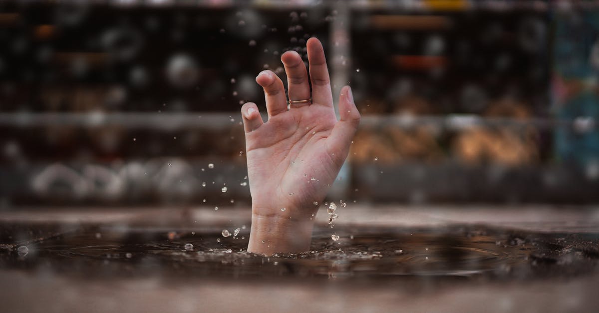 What does it cost to flush a water heater?